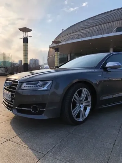 Audi S8