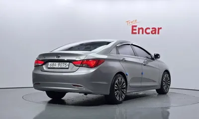 Hyundai Sonata 2013, 151942 км, за 2817.92 USD