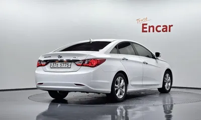 Hyundai Sonata 2012, 92852 км, за 3380.35 USD