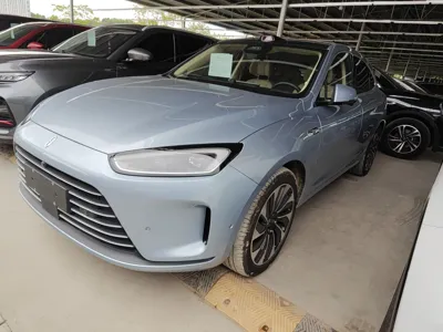 Hongmeng Zhixing Wenjie M5 · 2023 год