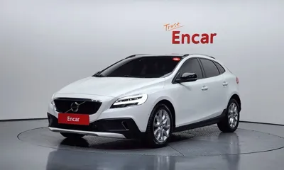 Volvo V40 · 2018 год