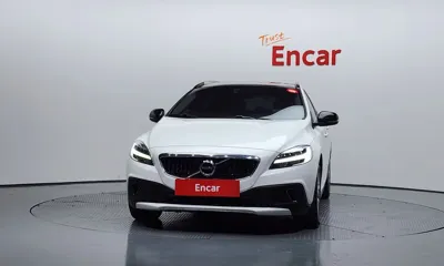 Volvo V40 2018, 221349 км, за 4618.43 USD