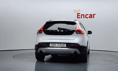 Volvo V40 2018, 221349 км, за 4618.43 USD