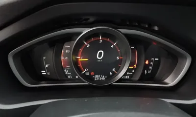 Volvo V40 2018, 221349 км, за 4618.43 USD - фото 8