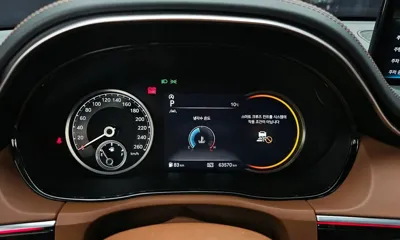 Genesis GV70 2023, 63570 км, за 25052.9 USD - фото 8