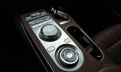 Genesis GV70 2023, 63570 км, за 25052.9 USD - фото 9