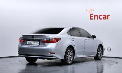Lexus ES 2016, 155127 км, за 14006.52 USD