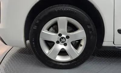 Peugeot 3008 2014, 156417 км, за 2847.68 USD