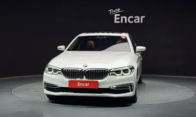 BMW 5-Series 2018, 83688 км, за 14178.81 USD