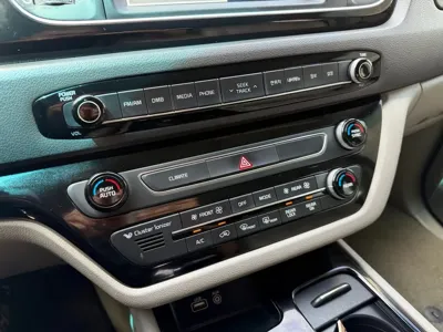 Kia Canival 2016, 124300 км, за 7748.91 USD - фото 18
