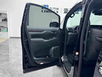 Lexus LM 2023, 26900 км, за 135459.29 USD