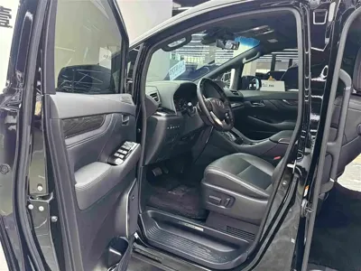 Lexus LM 2023, 26900 км, за 135459.29 USD - фото 6