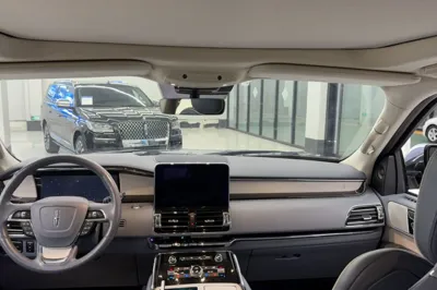 Lincoln Navigator 2019, 93200 км, за 60971 USD