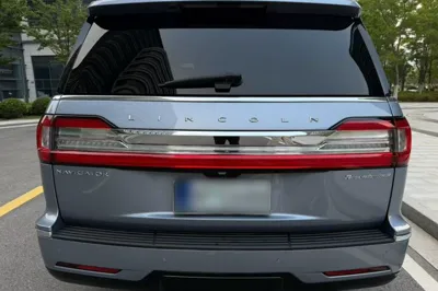 Lincoln Navigator 2019, 93200 км, за 60971 USD