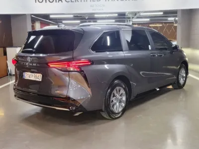 Toyota Sienna 2025, 4146 км, за 42870.19 USD