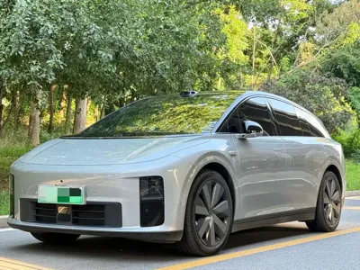 Li Auto 理想i6 · 2025 год