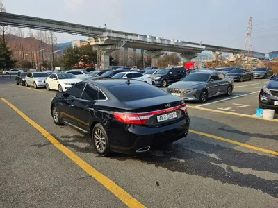 Hyundai Grandeur 2012, 135323 км, за 3112.58 USD