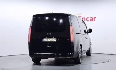 Hyundai Staria 2023, 52929 км, за 21788.06 USD