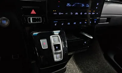 Hyundai Staria 2023, 52929 км, за 21788.06 USD - фото 9
