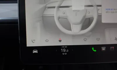 Tesla Model Y 2023, 29336 км, за 25912.23 USD - фото 32