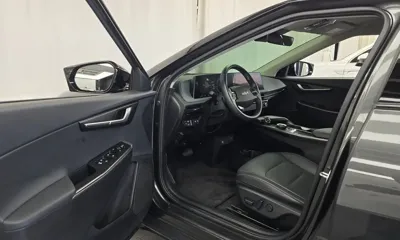 Kia EV6 2023, 11837 км, за 21127.21 USD - фото 10