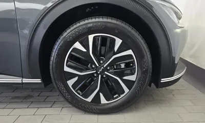 Kia EV6 2023, 11837 км, за 21127.21 USD - фото 21
