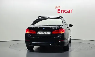 BMW 5-Series 2020, 81622 км, за 16345.02 USD
