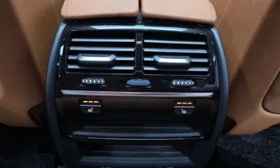 BMW 5-Series 2020, 81622 км, за 16345.02 USD - фото 31