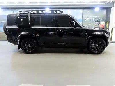 Land Rover Defender 2025, 17729 км, за 68257.14 USD