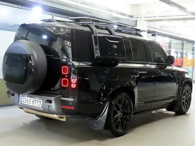 Land Rover Defender 2025, 17729 км, за 68257.14 USD