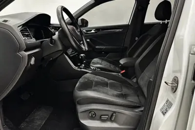 Volkswagen T-Roc 2021, 28600 км, за 24838 USD - фото 16