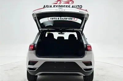 Volkswagen T-Roc 2021, 28600 км, за 24838 USD - фото 18