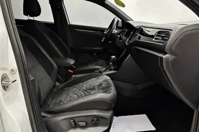 Volkswagen T-Roc 2021, 28600 км, за 24838 USD - фото 19