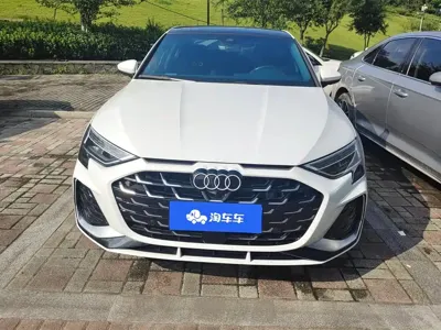 Audi A3 2025, 22000 км, за 19743.9 USD