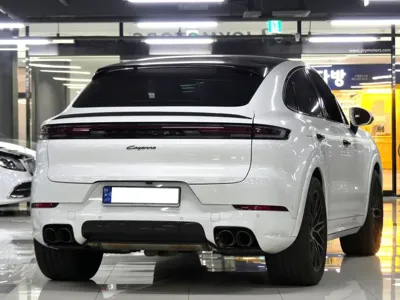 Porsche Cayenne 2024, 15000 км, за 98492.93 USD