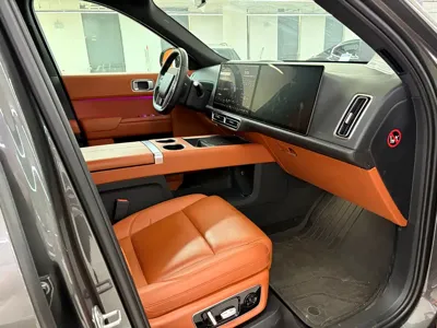 Li Auto Li L9 2023, 88000 км, за 33371.92 USD