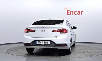 Hyundai Avante 2020, 65925 км, за 8262.83 USD