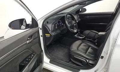 Hyundai Avante 2020, 65925 км, за 8262.83 USD - фото 10
