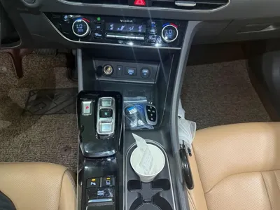 Hyundai Sonata 2020, 44879 км, за 15229.09 USD - фото 12