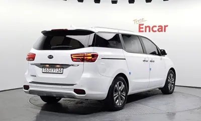 Kia Canival 2020, 83437 км, за 10733.81 USD