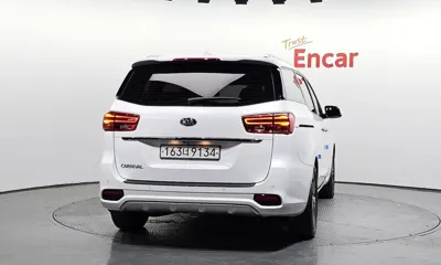 Kia Canival 2020, 83437 км, за 10733.81 USD