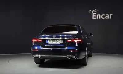 Mercedes-Benz E-Class 2023, 53408 км, за 35038.67 USD