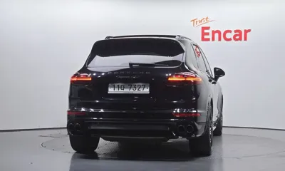 Porsche Cayenne 2018, 125153 км, за 27684.17 USD