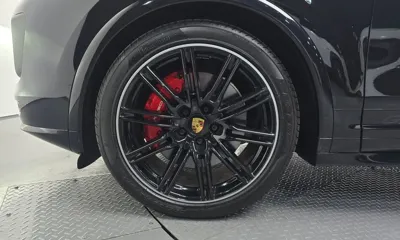 Porsche Cayenne 2018, 125153 км, за 27684.17 USD