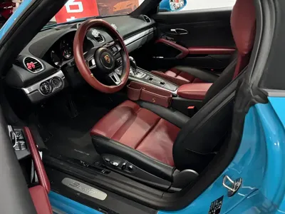 Porsche 718 2018, 61000 км, за 27633.37 USD