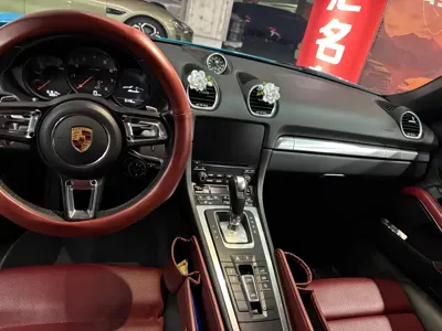 Porsche 718 2018, 61000 км, за 27633.37 USD