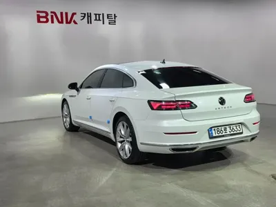 Volkswagen Arteon 2023, 100375 км, за 18314.3 USD