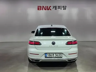 Volkswagen Arteon 2023, 100375 км, за 18314.3 USD