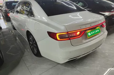 Lincoln Continental 2018, 109200 км, за 15529 USD