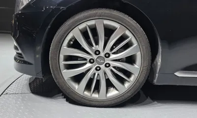Hyundai Genesis 2016, 90217 км, за 8794.79 USD